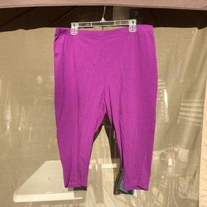 Pretty, stretchy mulberry colored Capri leggings, Woman Within, 1X